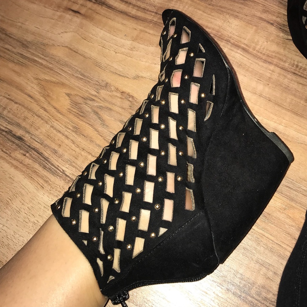 Black studded booties - Picture 3 of 3